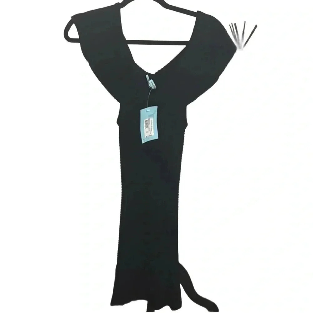 Guess by Marciano black knit off the shoulder dress
NWT

8139